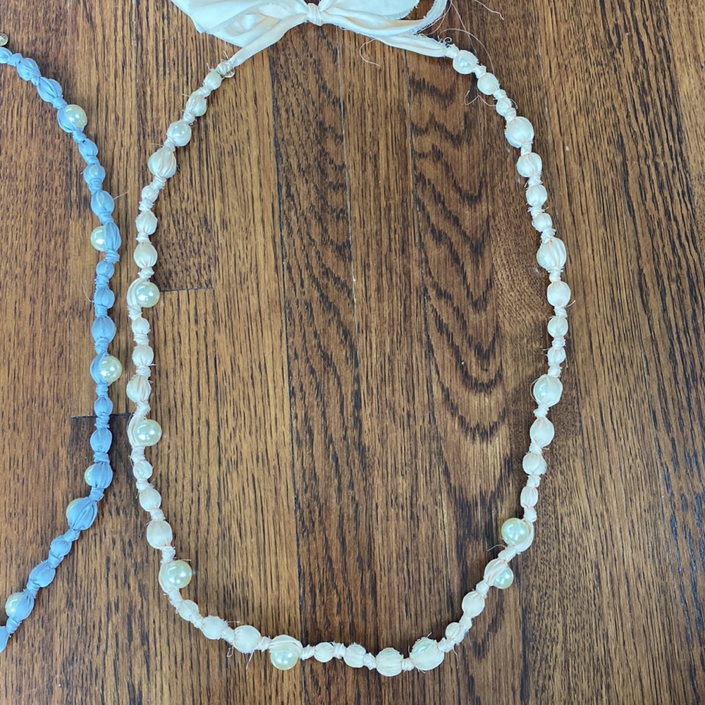 Set of 2 J crew faux pearl and ribbon necklaces - Picture 4 of 9